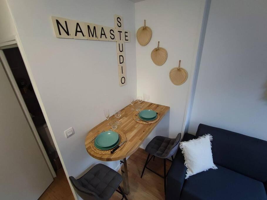 Апартаменты Namaste Studio By T&L Denain Экстерьер фото